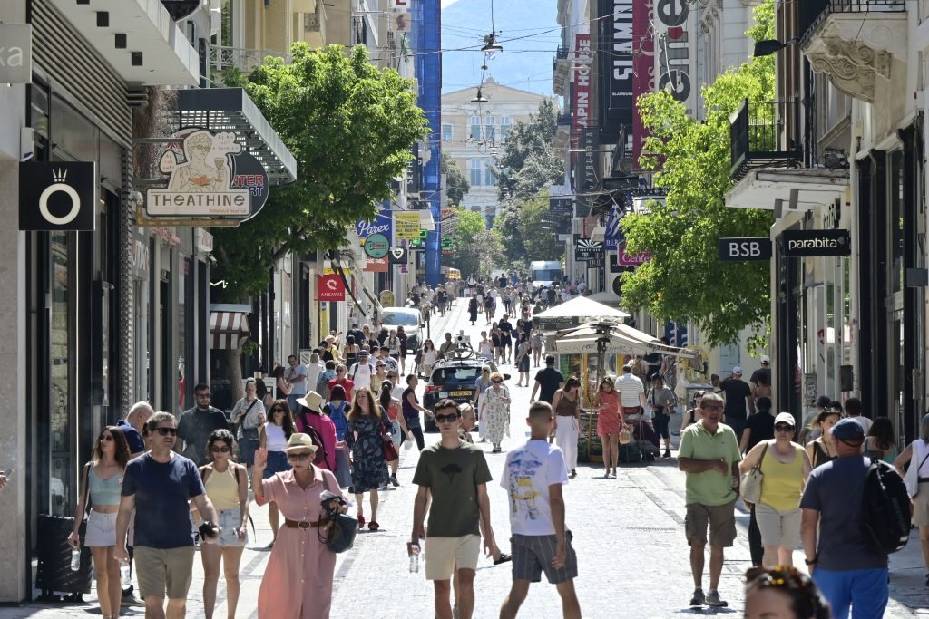 Θερινές εκπτώσεις: Χαμηλότερος ο τζίρος – Αυξημένες οι πιέσεις από το ηλεκτρονικό εμπόριο
