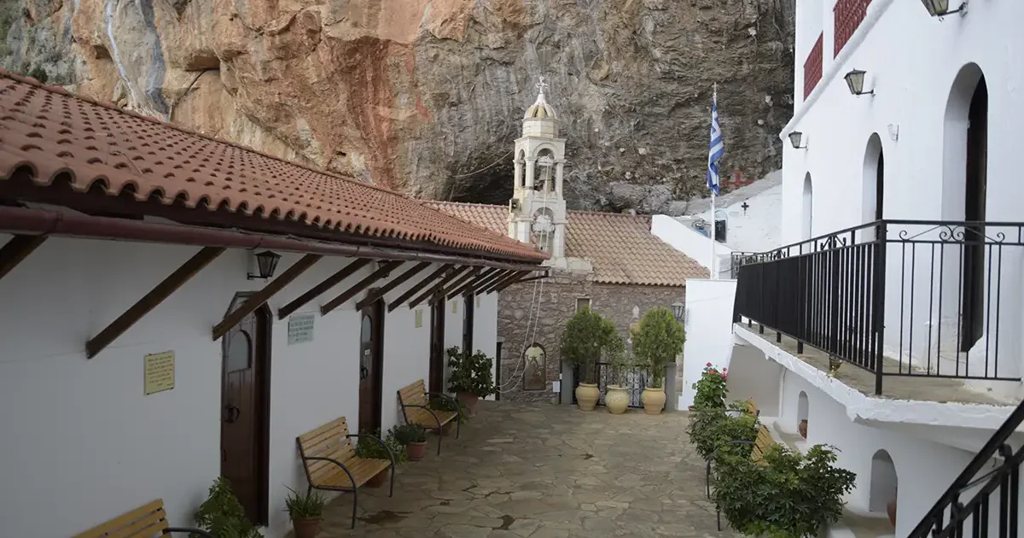 Δεκαπενταύγουστος: Τα προσκυνήματα της Πελοποννήσου που δεν είναι στους μεγάλους χάρτες