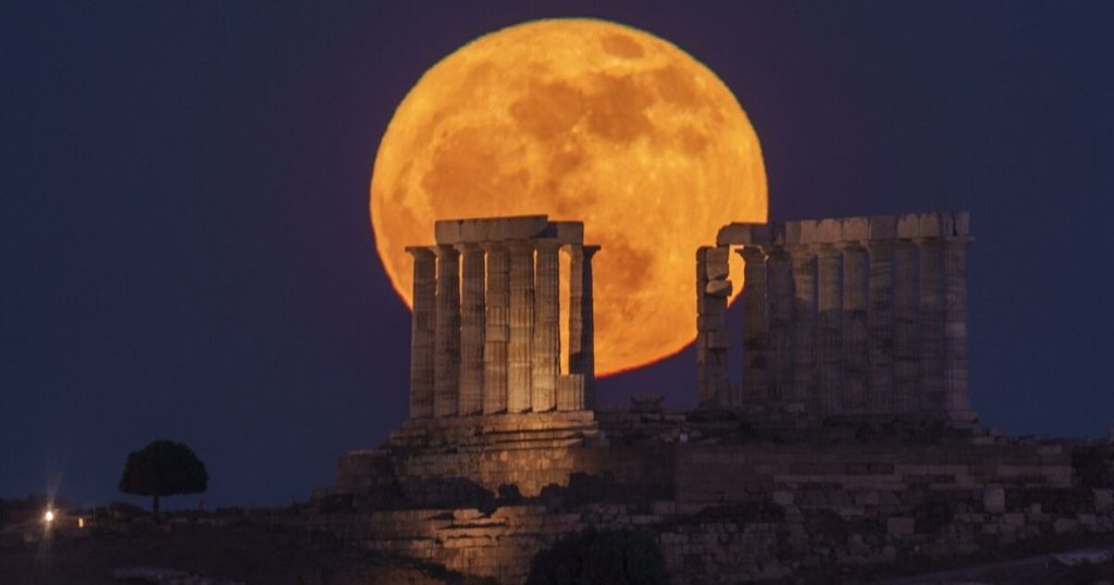 Πανσέληνος Αυγούστου: Πότε θα δείτε το λαμπρότερο φεγγάρι του έτους