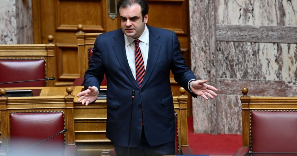 «Η αντιπολίτευση μεμψιμοιρεί, οι αριθμοί απαντούν» – Όφελος 2,6 δισ. ευρώ από τη μείωση του χρέους