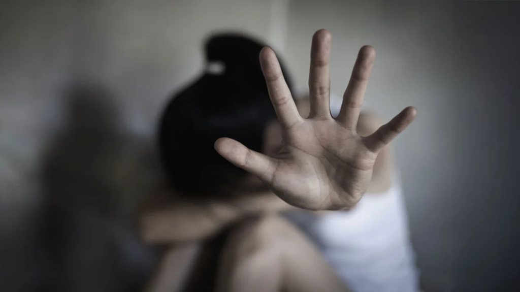 Στη φυλακή 59χρονος για σεξουαλική κακοποίηση της 14χρονης βαφτιστήρας του στην Κρήτη, η μητέρα καταγγέλλει ότι ξεκίνησε όταν ήταν 4 ετών