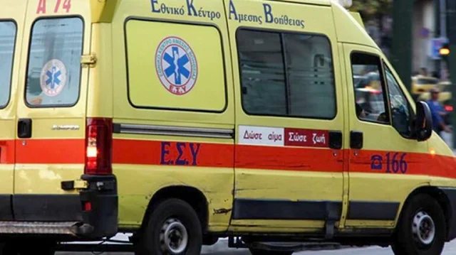 Αττική: ΙΧ με πέντε νέους έπεσε πάνω σε κολώνα – Νεκρή 17χρονη
