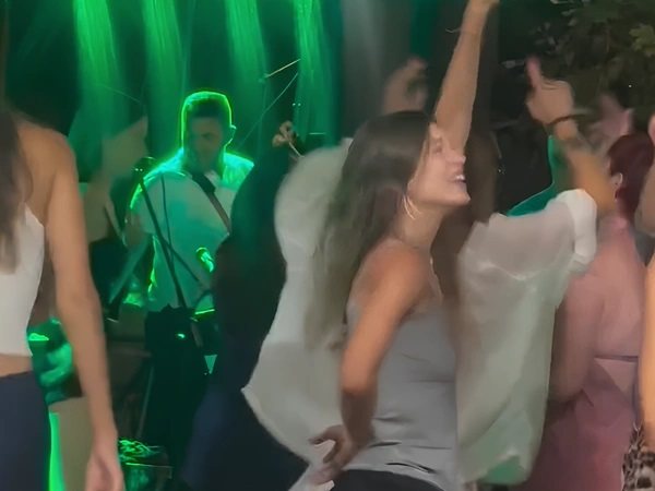 Η γνωστή ηθοποιός Κλέλια Ανδριολάτου βρέθηκε σε πανηγύρι, στο Κατάκολο