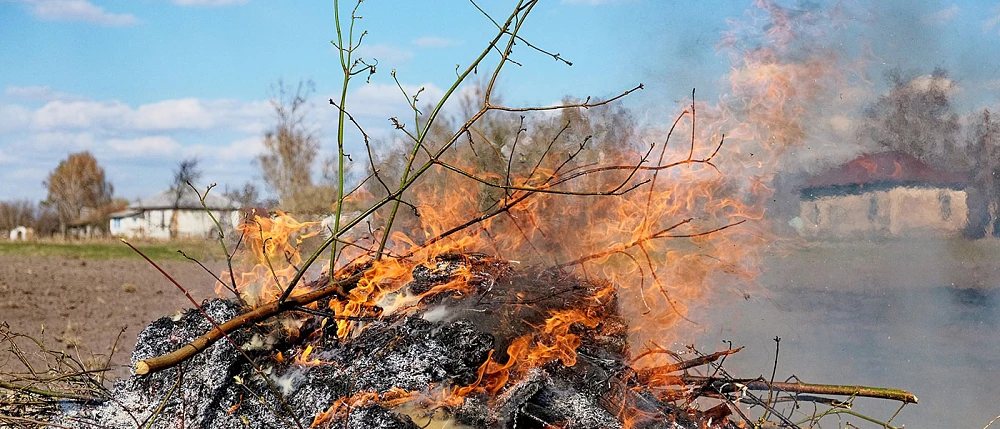 Πάτρα: Πλήρωσε ακριβά το κάψιμο ξερών χόρτων παρά την απαγόρευση