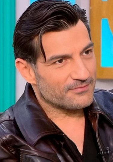 Νίκος Κουρής: Η μάχη να ξεφύγει από την εικόνα του «ωραίου πρωταγωνιστή» και η περηφάνια για τον γιο του