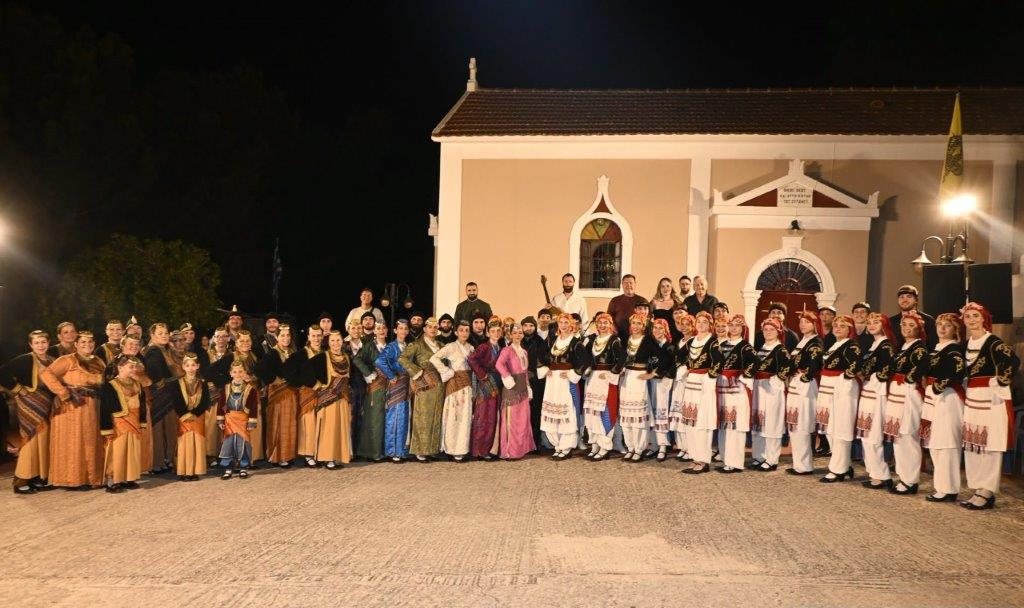Το Χορευτικό Τμήμα του Δήμου Πατρέων στο «Αντάμωμα Πόντου και Κρήτης» στα Φωκάτα Κεφαλονιάς