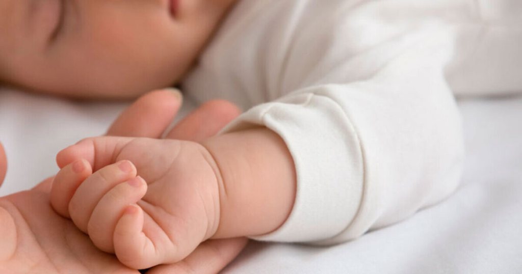 Σοκ στην Πράγα: Φωτιά σε καισαρική τομή προκάλεσε σοβαρά εγκαύματα σε 24χρονη μητέρα