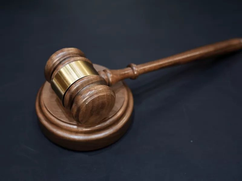 Λάρισα: 9 χρόνια κάθειρξη σε εκπαιδευτικό για ασέλγεια σε ανήλικη και παιδική πορνογραφία