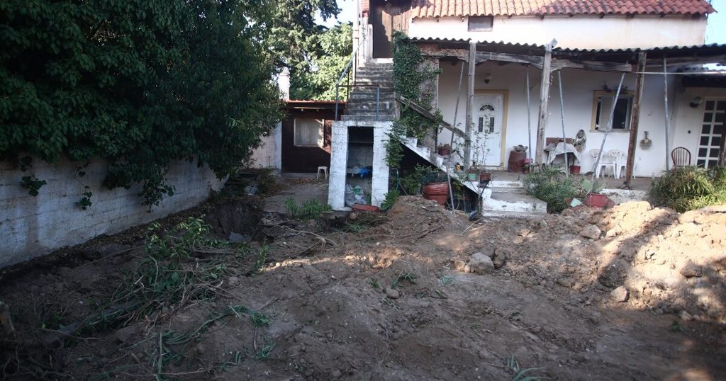 Μαραθώνας: Η εγγονή κατήγγειλε ότι η γιαγιά της ήταν θαμμένη στην αυλή
