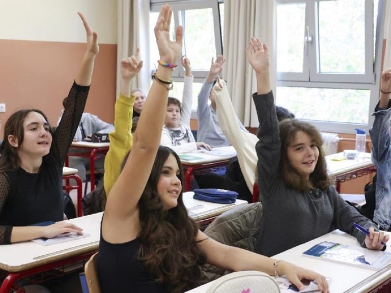 Σχολεία: Οι παιδίατροι καλούν τους γονείς να βάλουν την υγεία των παιδιών σε προτεραιότητα