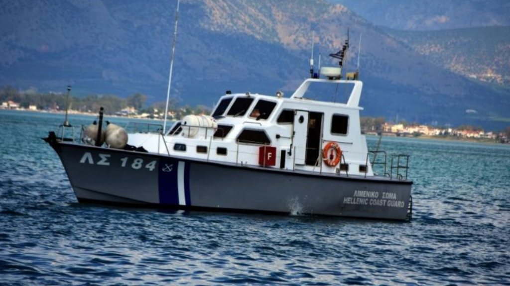Εντοπίστηκαν περίπου 50 μετανάστες σε λέμβο νότια των Καλών Λιμένων