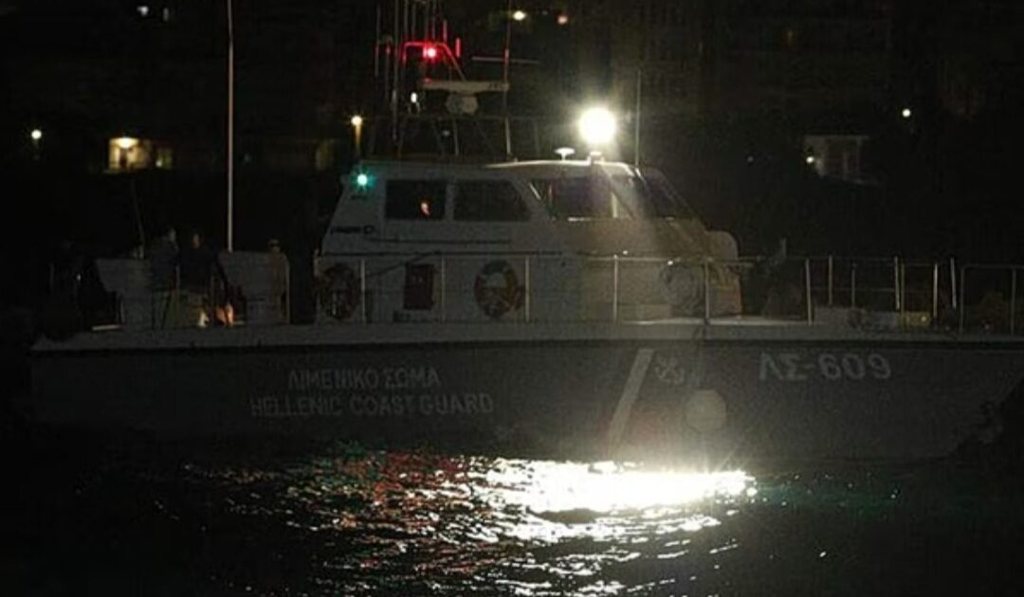 Θαλαμηγός συγκρούστηκε με πλοιάριο - Πληροφορίες για έναν νεκρό