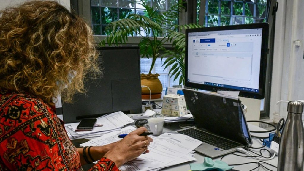 Μητσοτάκης στη ΔΕΘ: Επίδομα Χριστουγέννων 500 ευρώ για τους δημοσίους υπαλλήλους από το 2027