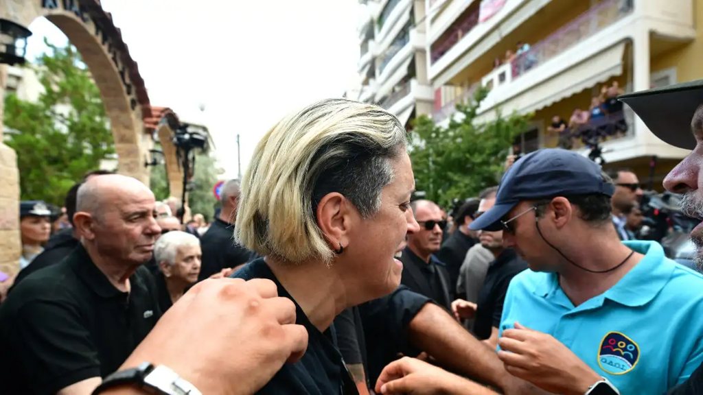Θάνατος Μαζωνάκη – Η αδελφή του ζητά παραδειγματική τιμωρία των γιατρών και δηλώνει σοκαρισμένη