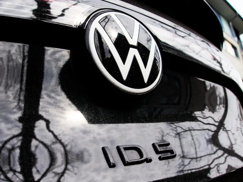 Γερμανία: Ο Όμιλος Volkswagen αναθεώρησε σημαντικά την πρόβλεψη κέρδους του – Πτώση της μετοχής