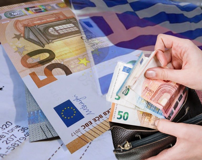 Με πιστωτικές και δανεικά πληρώνουν λογαριασμούς 6 στους 10 Ελληνες