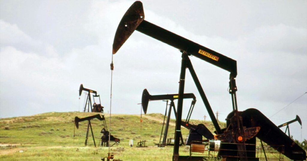 Politico: Η κυβέρνηση Τραμπ ετοιμάζεται να απαγορεύσει τις εξαγωγές ντίζελ για 90 ημέρες