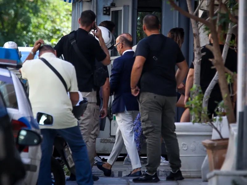 Υπόθεση Μαζωνάκη: Οι χρόνοι που δεν «δένουν» στις καταθέσεις – Αποφυλάκιση με βραχιολάκι θα ζητήσει ο γιατρός