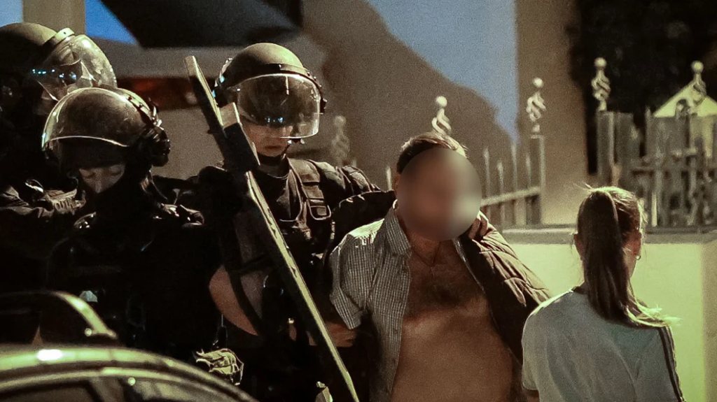 «Τρεις μέρες ούρλιαζε η γυναίκα, νομίζω ότι ο άνδρας είχε μαχαίρι», είπε γείτονας για την ομηρία στη Νίκαια