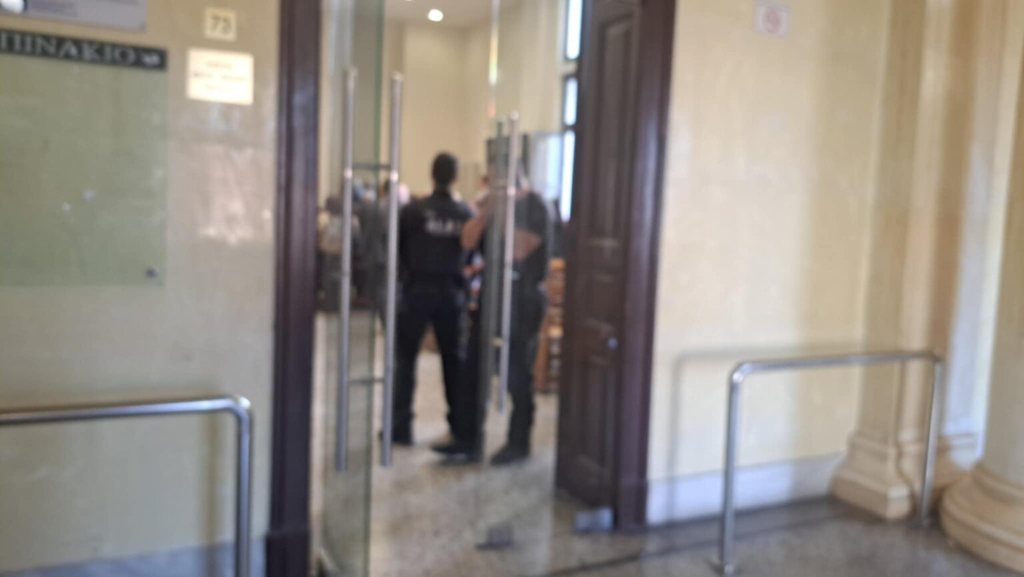 Αχαϊκή Τράπεζα: Ξεκινά η δίκη σε β΄ βαθμό