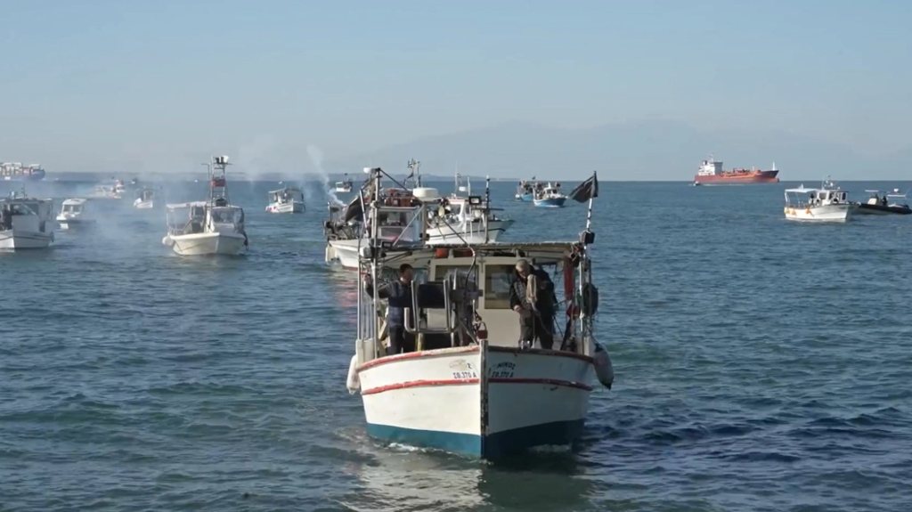 Ψαράδες ετοιμάζονται να αποκλείσουν από τη θάλασσα το λιμάνι της Θεσσαλονίκης, περίπου 150 αλιευτικά στην κινητοποίηση