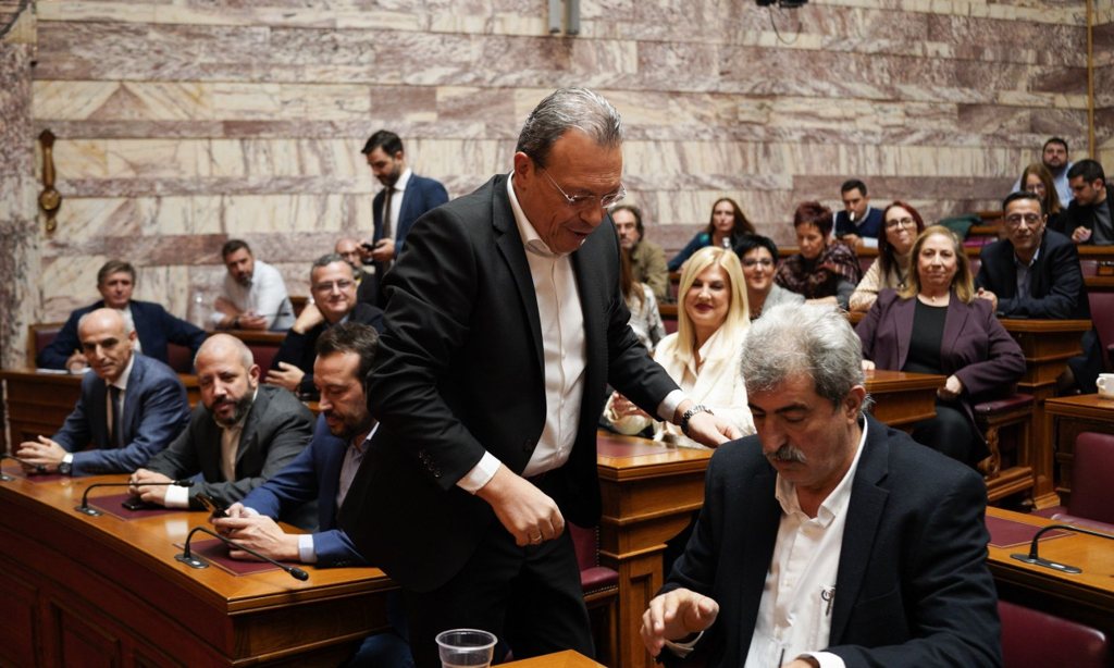 Τελεσίγραφο ΣΥΡΙΖΑ σε Φάμελλο, Γεροβασίλη και άλλους 10 ανεξάρτητους βουλευτές: Παραδώστε τις έδρες