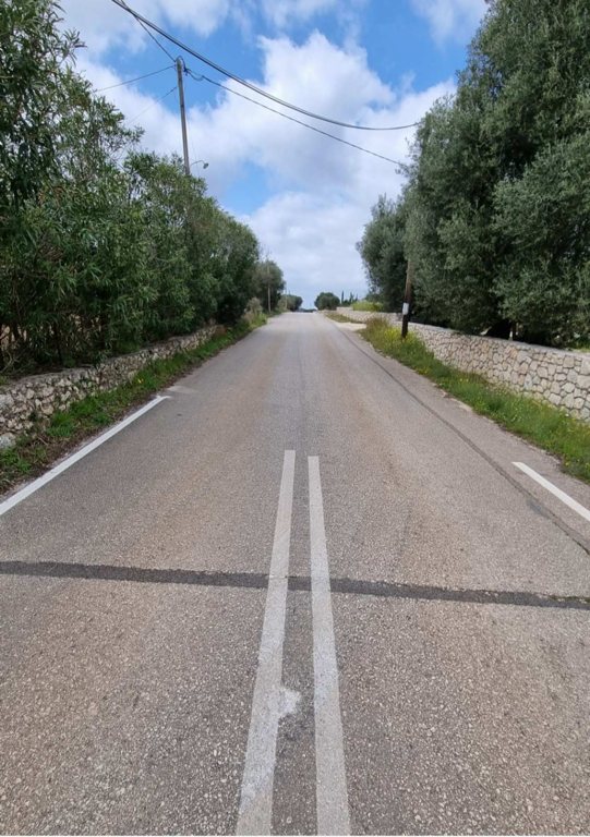 SOS για την Οδική Ασφάλεια στα Ραζάτα Κεφαλονιάς: 3,5 Χρόνια Αδιαφορίας – κοροϊδίας για 400 Μέτρα Διαγράμμισης