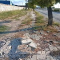 Φωτογραφία από την Ακτή Δυμαίων: Εικόνα διάλυσης, συσσωρευμένα απορρίμματα