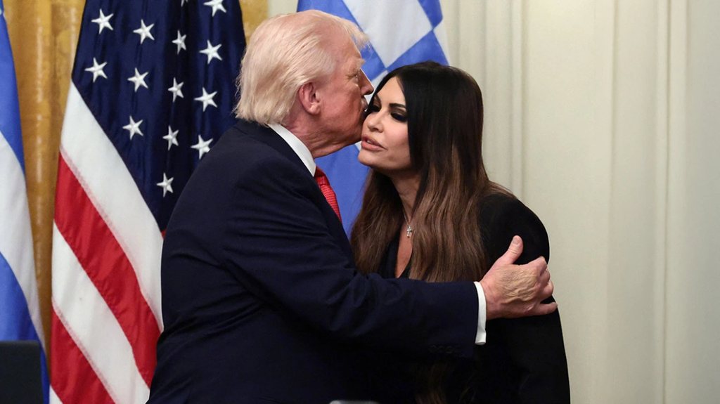 Τραμπ για Γκίλφοϊλ: «Έκανε καλή δουλειά, αλλά δεν ήταν μέλος της οικογένειάς μου» – Τι δήλωσε μετά την παραίτησή της