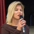 ΠΑΓΚΟΣΜΙΑ ΗΜΕΡΑ ΛΕΥΚΟΥ ΜΠΑΣΤΟΥΝΙΟΥ: Φ. Χόρµπα: «Άµεση ανάγκη η βελτίωση της προσβασιµότητας»
