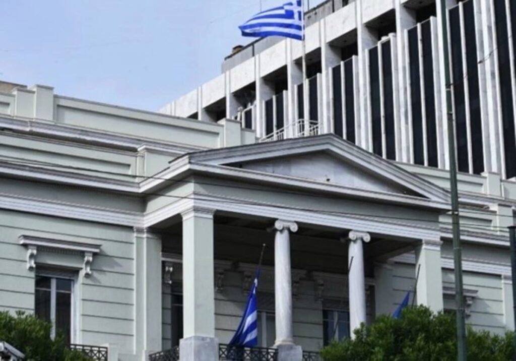 Μαύρη Θάλασσα: Παρέμβαση του ελληνικού ΥΠΕΞ για τη φονική επίθεση σε εμπορικό πλοίο – Ένας νεκρός και τρεις αγνοούμενοι