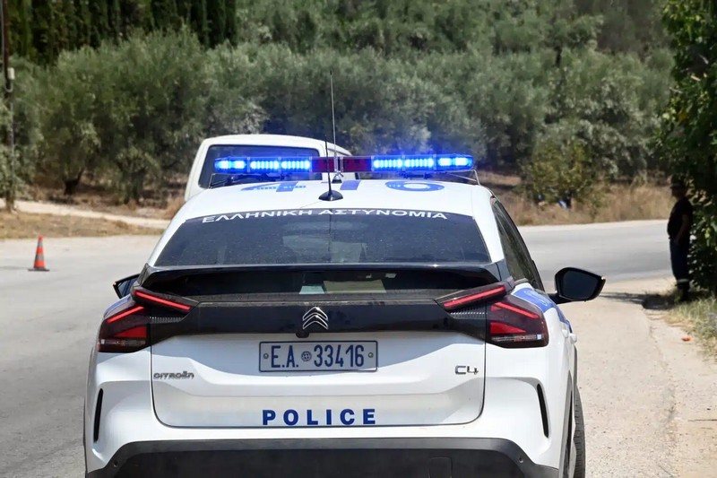 Πυροβόλησε το αυτοκίνητο του νονού του για διαφωνία σχετικά με χωράφι – Αναζητείται 17χρονος