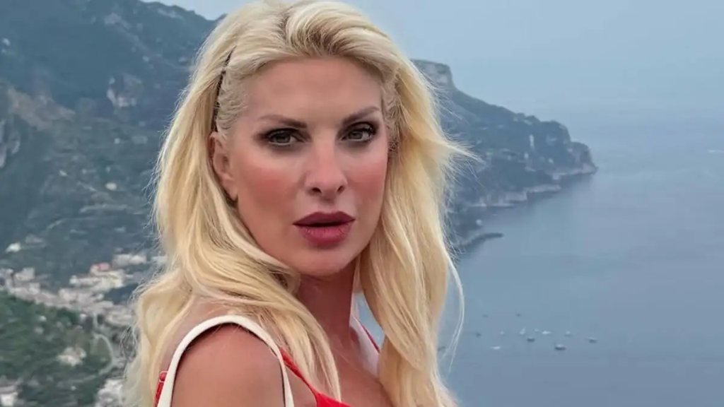 Σοκ για την Ελένη Μενεγάκη: Πόσο ακριβά… της στοίχισε το τηλεοπτικό της διάλειμμα – Βουτιά 86,7% στον τζίρο της εταιρείας της και ζημιές το 2025