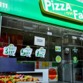 Το ραντεβού και η διαπραγμάτευση για την Pizza Fan